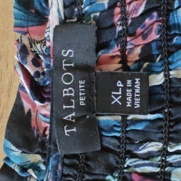 EUC Sheer feather blouse - Picture 8 of 8